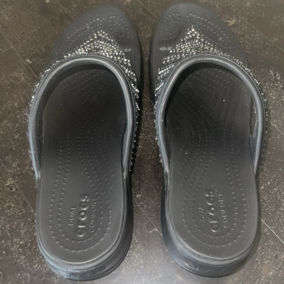 Croc’s Women’s Black Montarey Shimmer Embellished Thing Flip Flop Sandals Sz 10 - Picture 6 of 6